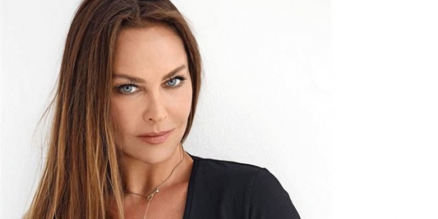 Hülya Avşar'dan Kobanili kadınlara destek