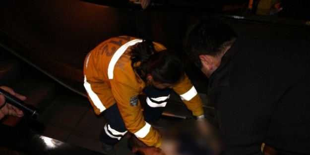 Tersten Bindiği Yürüyen Merdivene Kolunu Kaptırdı