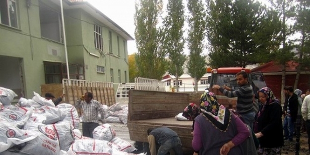 Gürün’de İhtiyaç Sahiplerine Kömür Yardımı