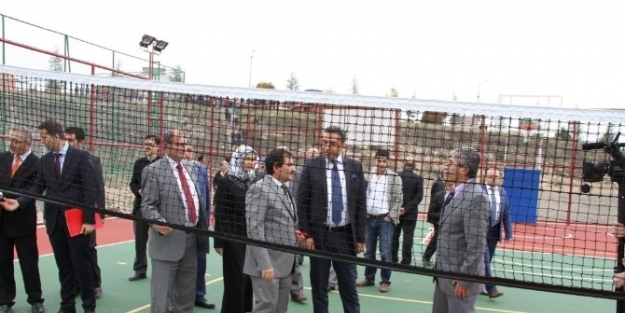 Domaniç’e Spor Kompleksi