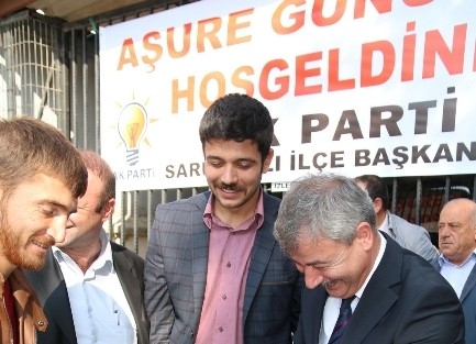 Ak Parti Saruhanlı’da Aşure Dağıttı