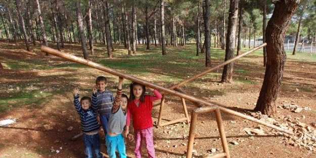 Mesire Alanı Bakımsızlıktan Yıkılıyor