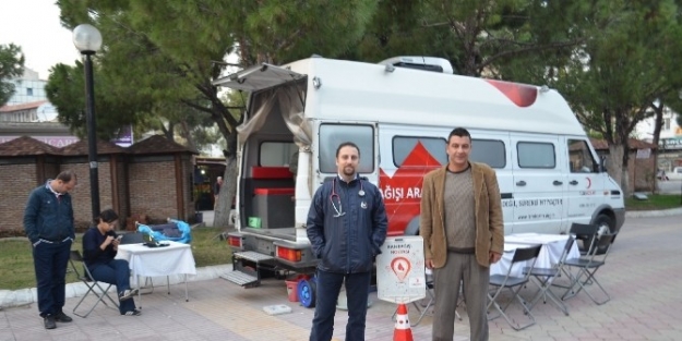 Kızılay Söke’de Kan Toplamayı Üç Güne Çikardi