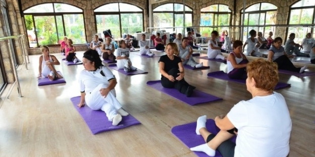 Bodrum Belediyesi, Pilates Ve Yoga Eğitimlerine Başladı