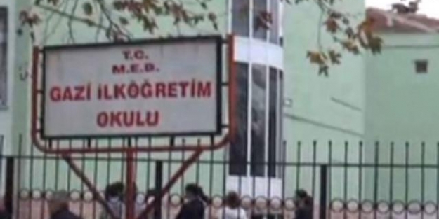 Kız öğrencilerini laboratuvara götürüp...