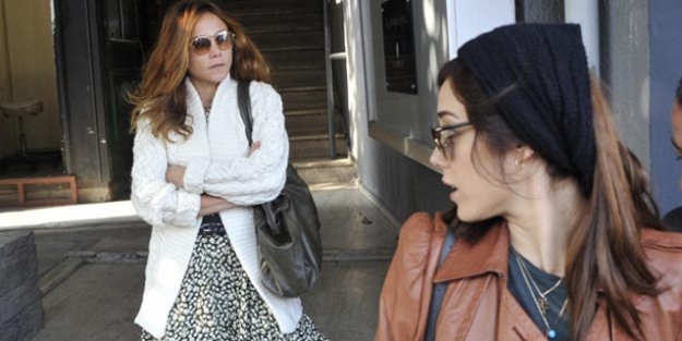 Burçin Terzioğlu rol arkadaşıyla aşk yaşıyor mu?