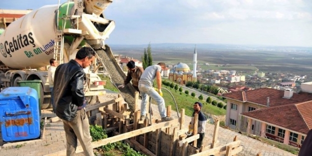 Bandırma Belediyesi’nin Merdiven Çalişmalari Sürüyor