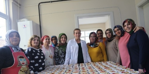 Ko-mek Mutfağında Aşure Lezzeti