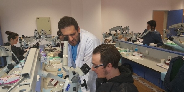 Mikrocerrahi Kursu’nda Pratik Eğitim Başladı