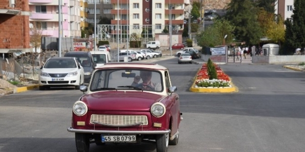 Aliağa Belediyesi Asfaltlama Çalişmalarini Hızlandırdı
