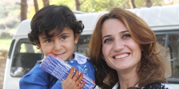 Üniversitelilerden Örnek Davranış