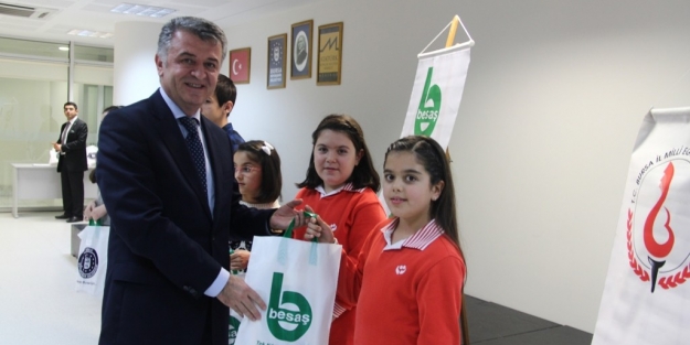 Nilüfer Eğitim Kurumları öğrencileri ödülleri topladı