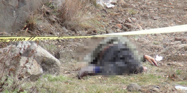 Bir kişi donarak yaşamını yitirdi