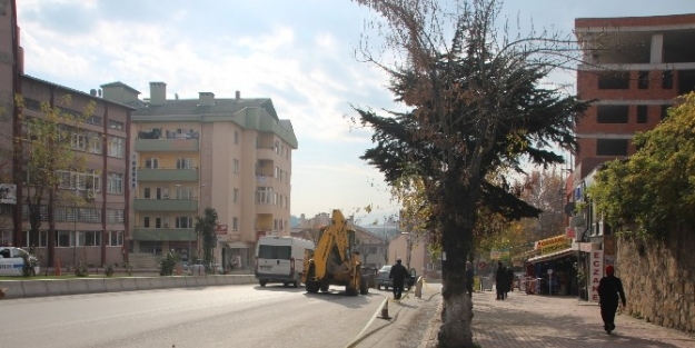 Bilecik’te Karayolları Tarafından Yol Çizgi Çalişmasi Yapıldı