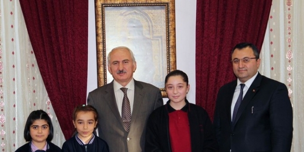 Vali Barut, Öğrencileri Altınla Ödüllendirdi