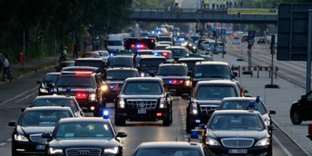 Ahmet Davutoğlu'nun konvoyunda kaza