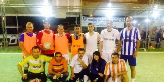 Acıbadem Yarı Finale Hazır