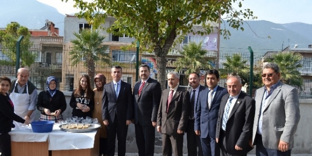 Kırkağaç Anadolu Lisesi’nden Aşure Hayrı