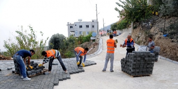 Yenişehir’de Sokaklar Parkeyle Döşeniyor