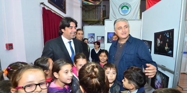 Foçalı Çocuklar Gökkuşağı’na Renk Kattı