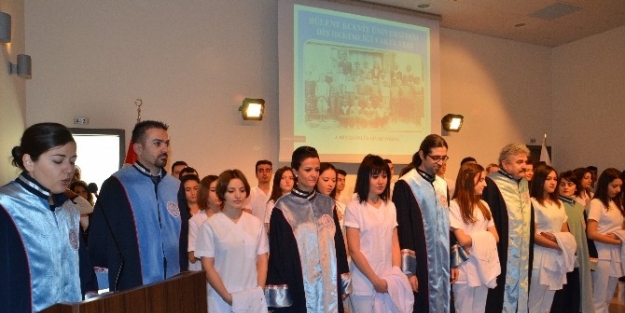 33 Diş Hekimi Adayı Beyaz Önlük Giydi