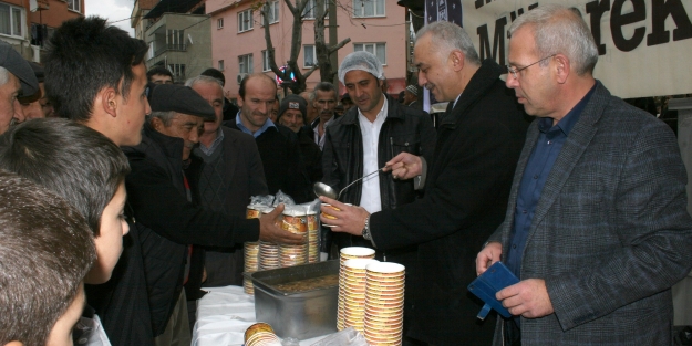 Orhaneli'de aşure ikramı