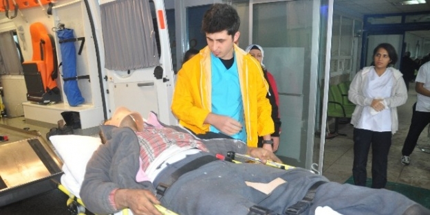 Kozan’da Trafik Kazası: 4 Yaralı