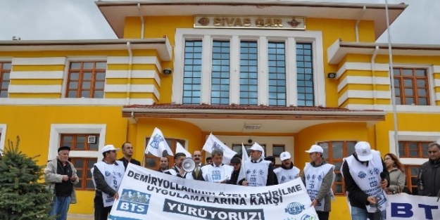 Sivas’ta Tren Garında ‘özelleştirme’ Protestosu