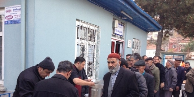 Bozüyük Tekke Mahalle Cami Derneği’nden Aşure İkrami