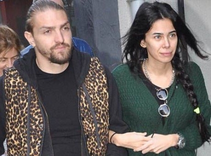 Caner'den Asena'ya ilan-ı aşk