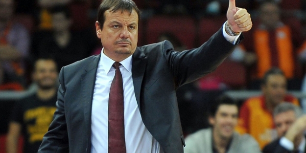 Ergin Ataman çıkan olaylara sert tepki gösterdi!