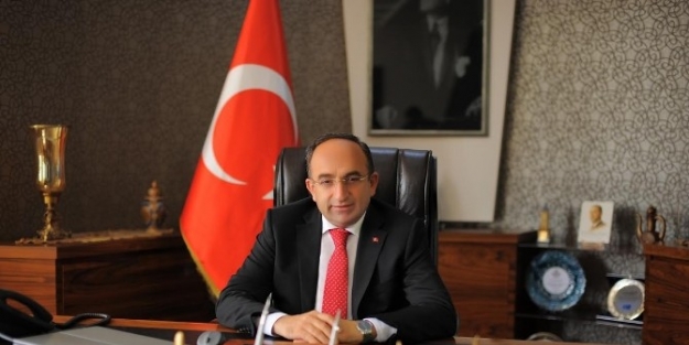 Başkan Üzülmez’den Öğretmenler Günü Mesajı