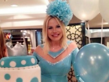 Ünlü anneler kervanına O da katıldı!