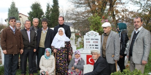 Anadolu Lisesi Öğrencilerinden Şehit Öğretmen Ailelerine Ziyaret