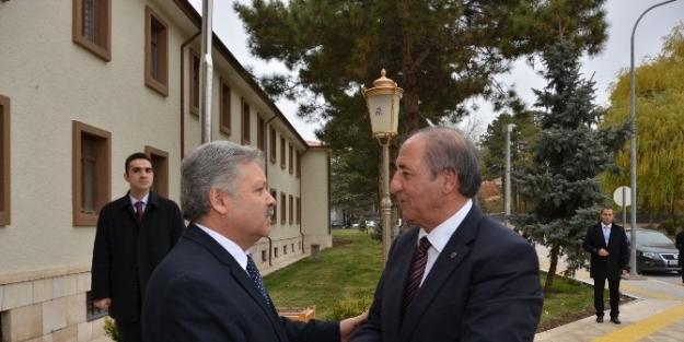 Çorum Valisi Ahmet Kara’dan Erzincan Valisi Süleyman Kahraman’a Ziyaret
