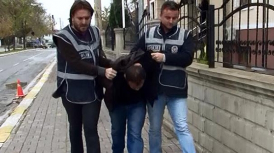 Dolandırıcının elinden not yazarak kurtuldu