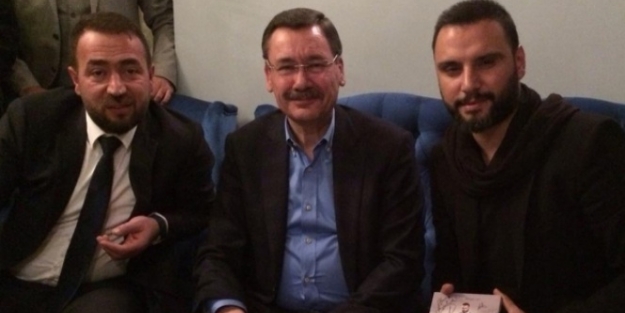 Alişan'dan Melik Gökçek'e jest!