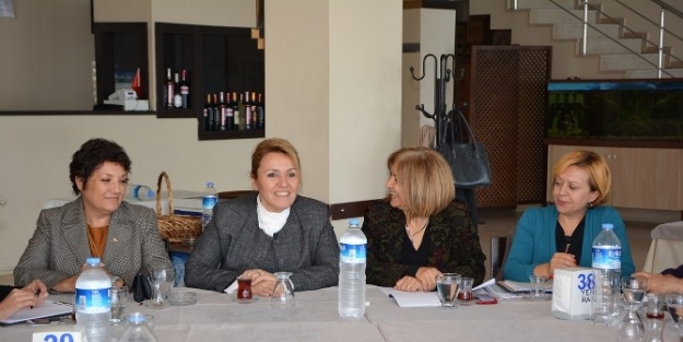 Kadınlar Urla’da Elele Verdi