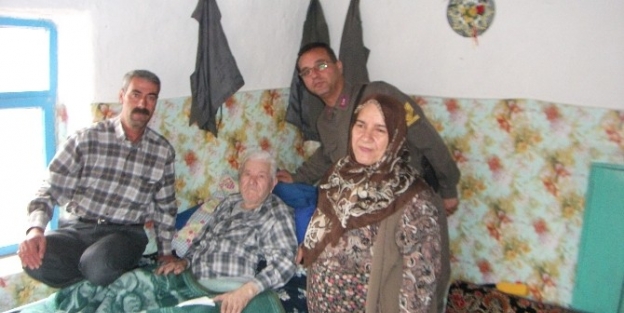 Jandarmadan Yaşlılara Evinde Ziyaret