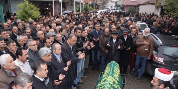 Kılıçdaroğlu’nun Kayınvalidesine Cemevinde Tören Düzenlendi