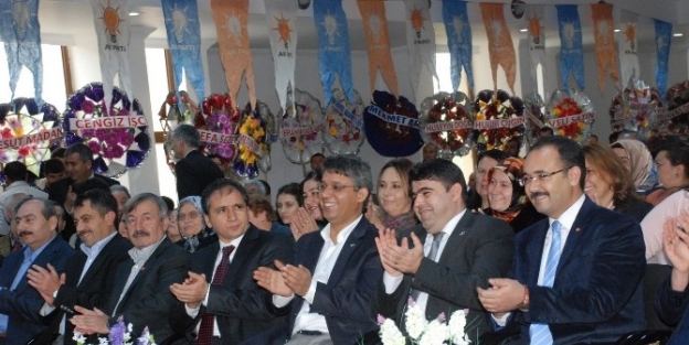 Eşme Ak Parti’de Ali Arık Güven Tazeledi