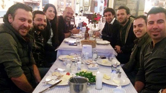 Nejat İşler rakı masasında