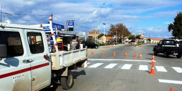 Ayvalık’ta Yaya Geçitleri Yenilendi