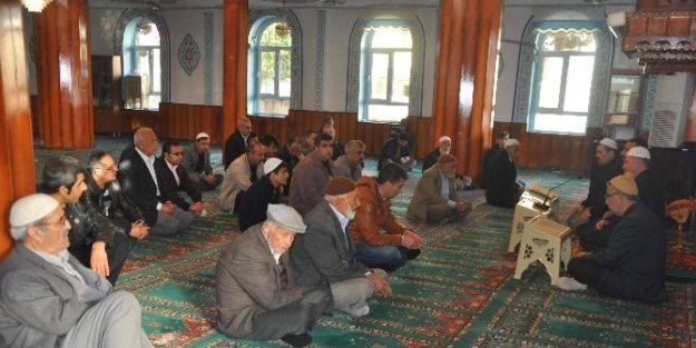 Vefat Eden Öğretmenler İçin Mevlut Okutuldu