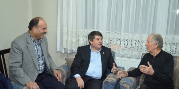 Tanrıverdi’den  Öğretmenine Vefa