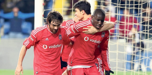 Demba Ba,  o taraftarın numarasını istedi!