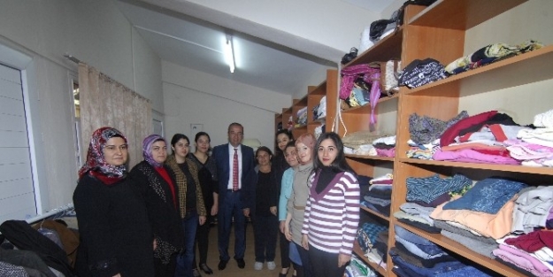 Başkan Öztürk’ten Hayır Çarşisi’na Yardım