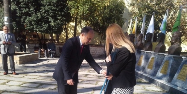 Başkan Aslan’dan Öğretmenlere Kupa Bardak