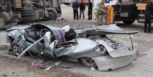 Trafik kazasında bir aile yok oldu