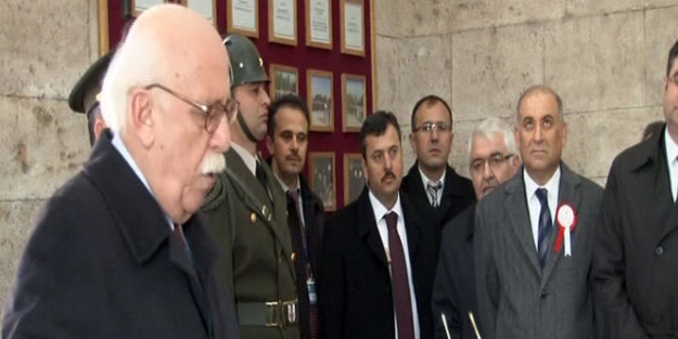 Bakan Avcı Anıtkabir'de